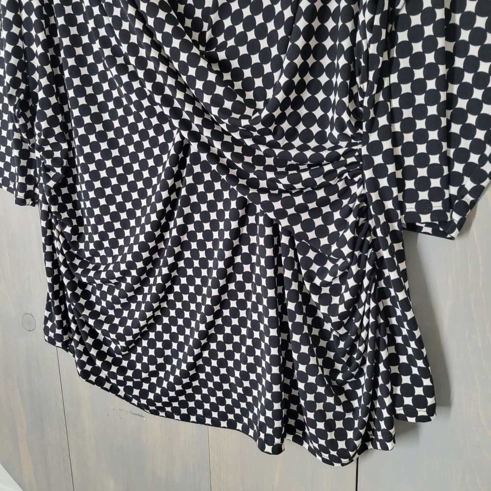 Worthington Blouse Womens 2X Black White Geometric Cowl Neck Ruched 3/4 Sleeve - Picture 3 of 8
